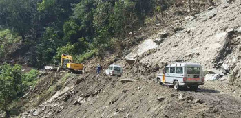 पहिरोले अवरुद्ध बेंसीसहर–चामे सडक पुनः सञ्चालन